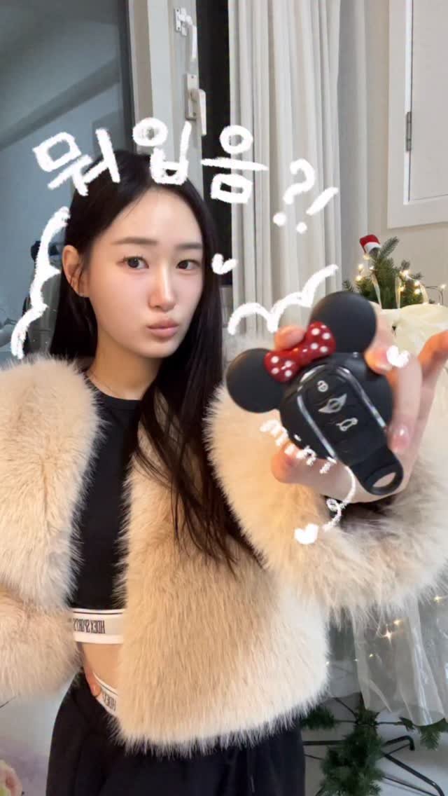 filmsseuim__ 게시물 이미지: 신입 아나운서의 헬스장 가는날💌🥂 

#직장인브이로그 #아나운서 #자기계발 #헬스장
#퍼자켓추천