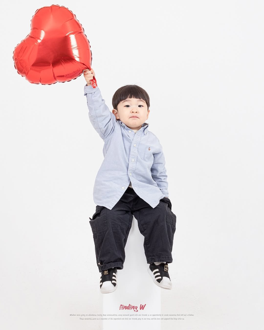 Photo shared by 파인딩더블유 / 문래 셀프사진관 on February 19, 2025 tagging @frameground, @finding___w, and @recordtype.