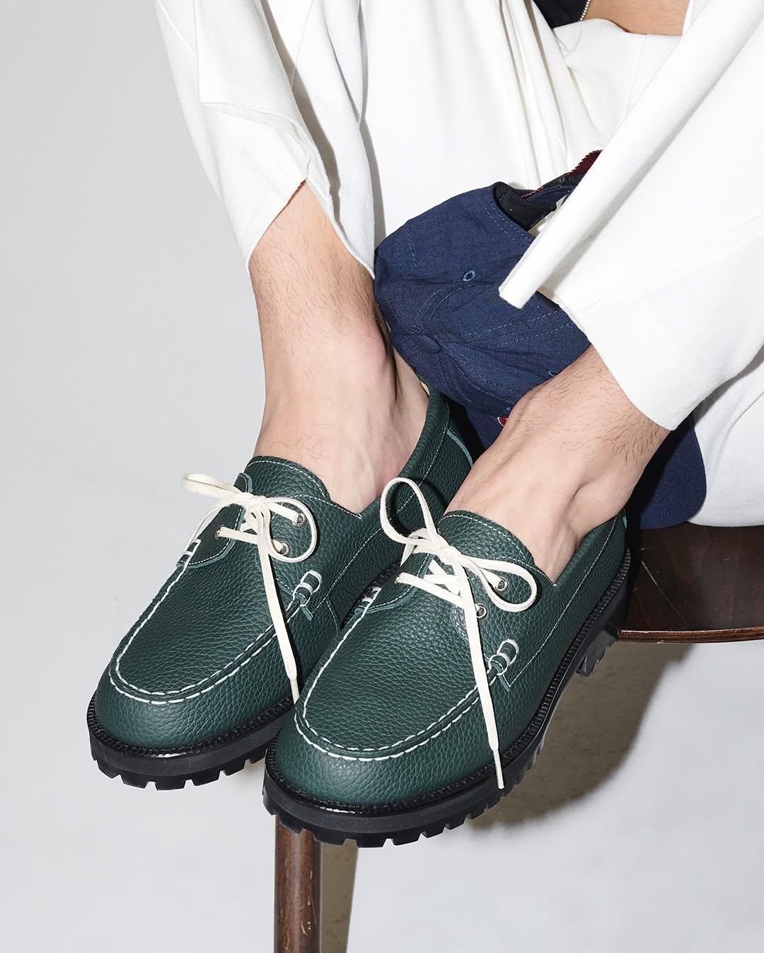 Photo by ️️️피렌체아뜨리에 on October 01, 2025. May be an image of sandals, loafer and slingback shoes.