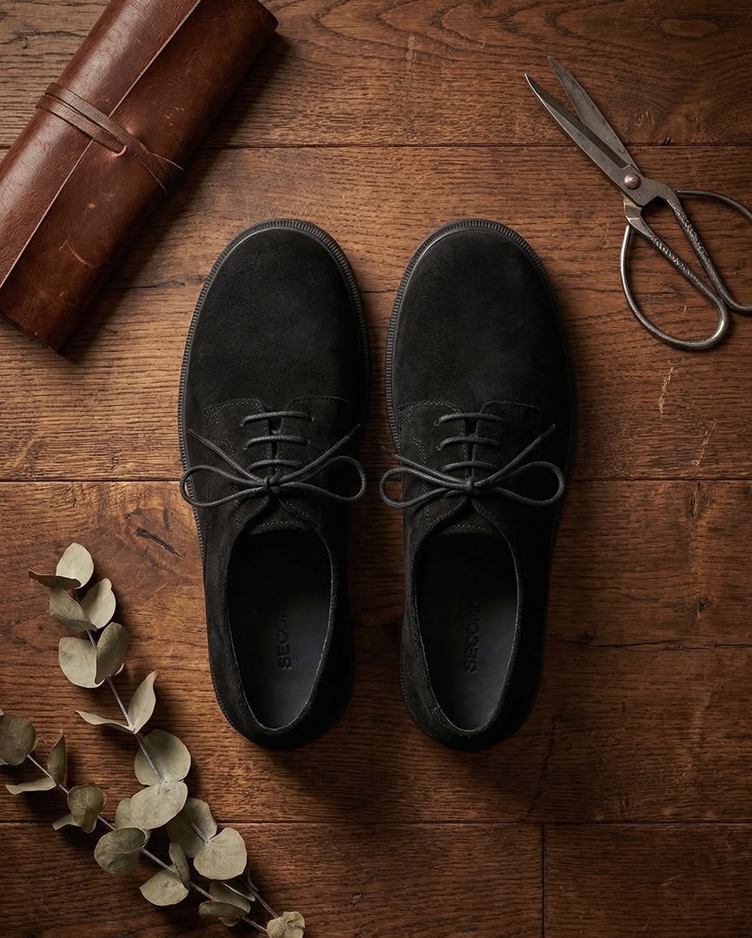 Photo by ️️️피렌체아뜨리에 on April 15, 2026. May be an image of wingtip shoes, leather and text.