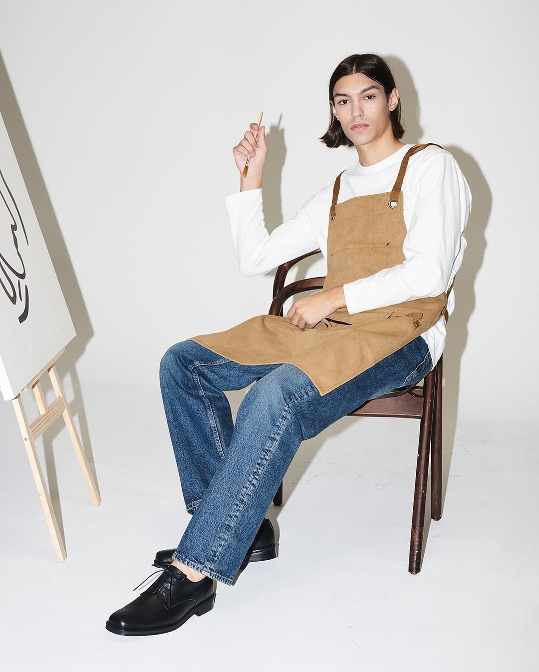 Photo by ️️️피렌체아뜨리에 on October 13, 2025. May be an image of wingtip shoes and turtleneck.