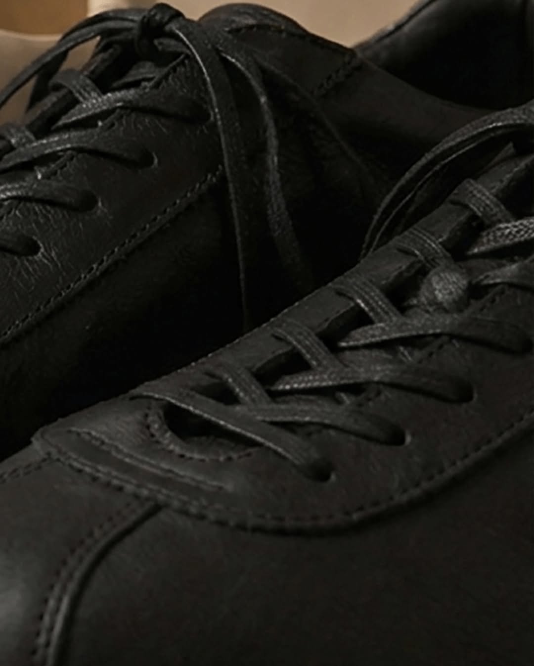 Photo by ️️️피렌체아뜨리에 on April 26, 2026. May be an image of leather, wingtip shoes, toecap shoes and text.