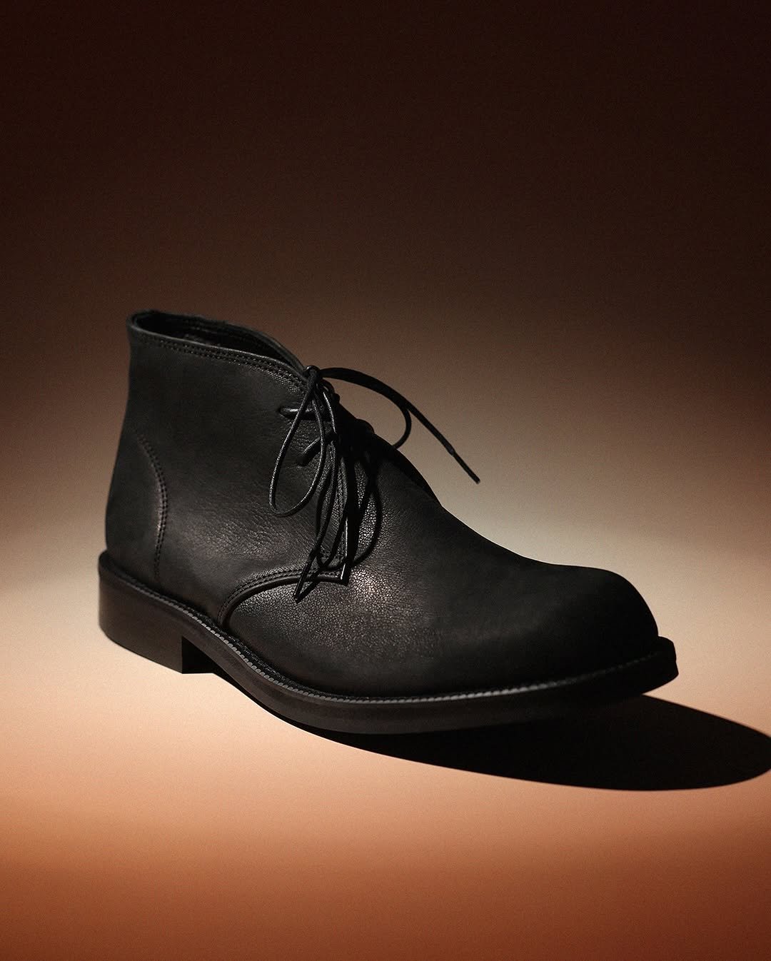 Photo by ️️️피렌체아뜨리에 on September 25, 2025. May be an image of wingtip shoes, boots, toecap shoes and text.