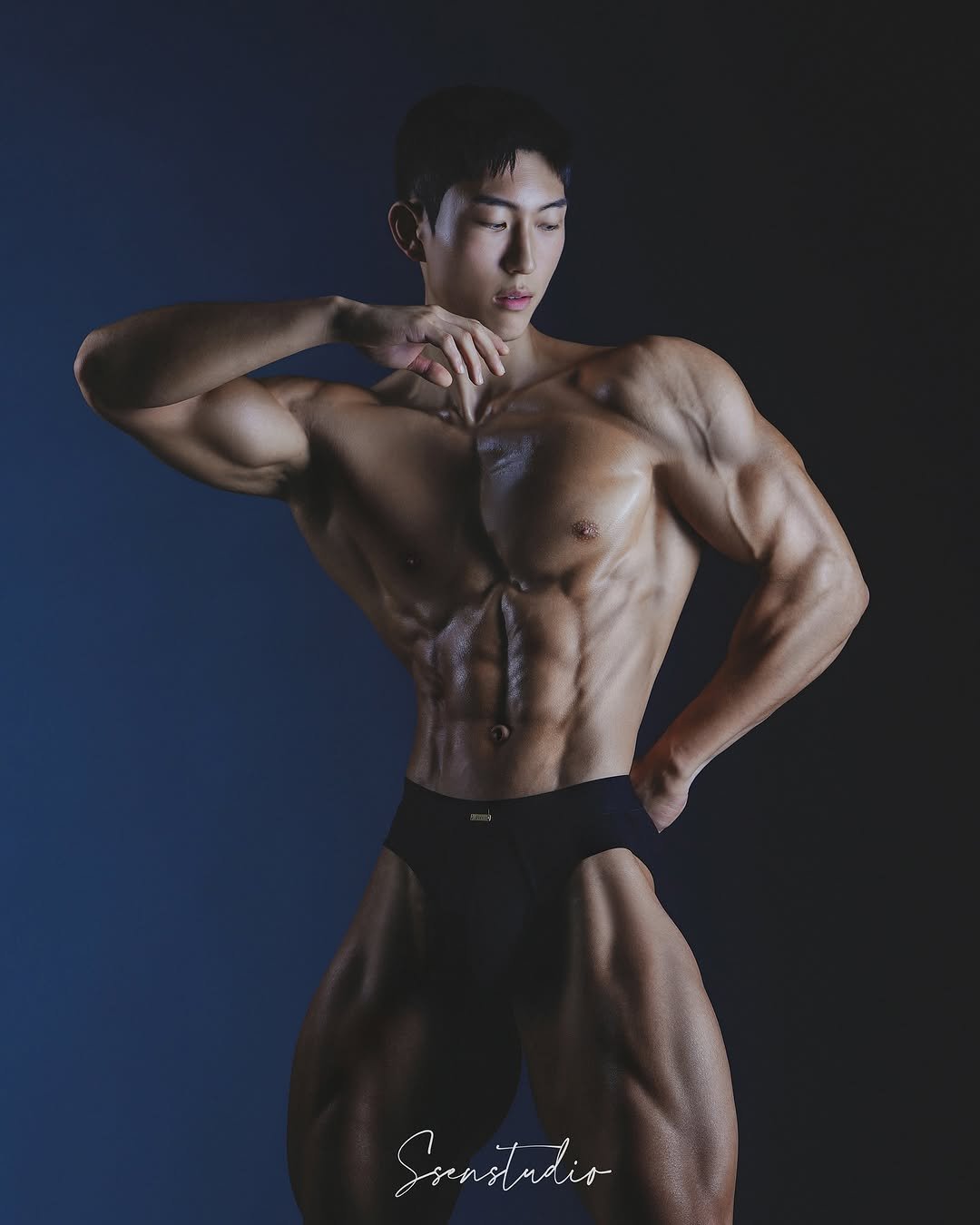 fit_chaewoo 게시물 이미지: 이정도면 남친짤 인정인가요..?🤨
@ssen.studio