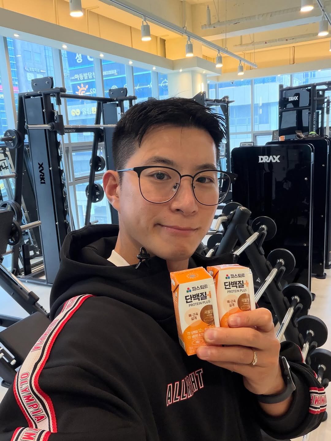 Photo shared by 남빅토리ㅣ송도PT, 인천PTㅣ조정 국가대표 출신 트레이너🇰🇷 on October 23, 2025 tagging @lottewellfood_food. May be an image of juice, milk and text.