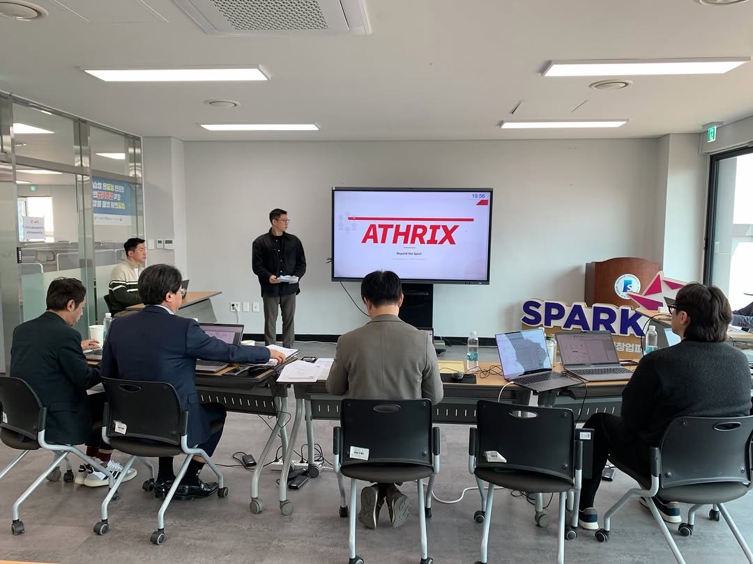 Photo shared by (주)애슬릭스ㅣ국제학교·유학생 스포츠 입시 교육 및 컨설팅 기업 on April 03, 2026 tagging @fit_vixtoryy, and @athrix__h__coach. May be an image of studying, office and text.