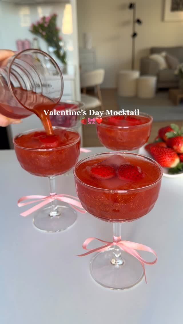 fitfoodieselma 게시물 이미지: Valentine’s Day Mocktail🎀
•
For the ice...