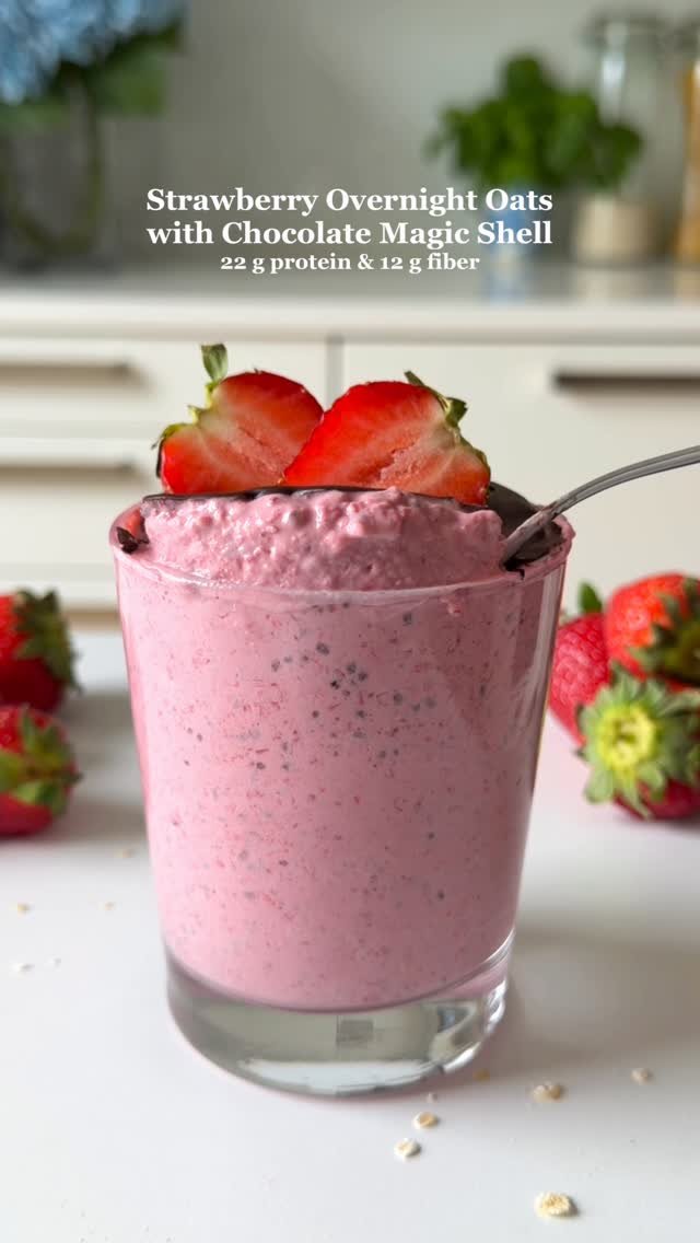 fitfoodieselma 게시물 이미지: Healthy & High-protein Strawberry Overnight...