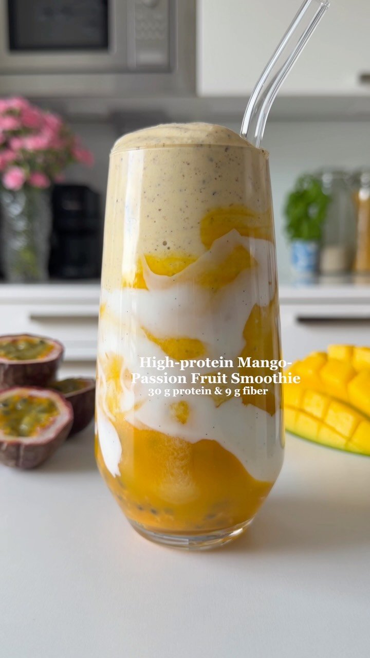 fitfoodieselma 게시물 이미지: High-protein Mango-Passion Fruit Smoothie💛...