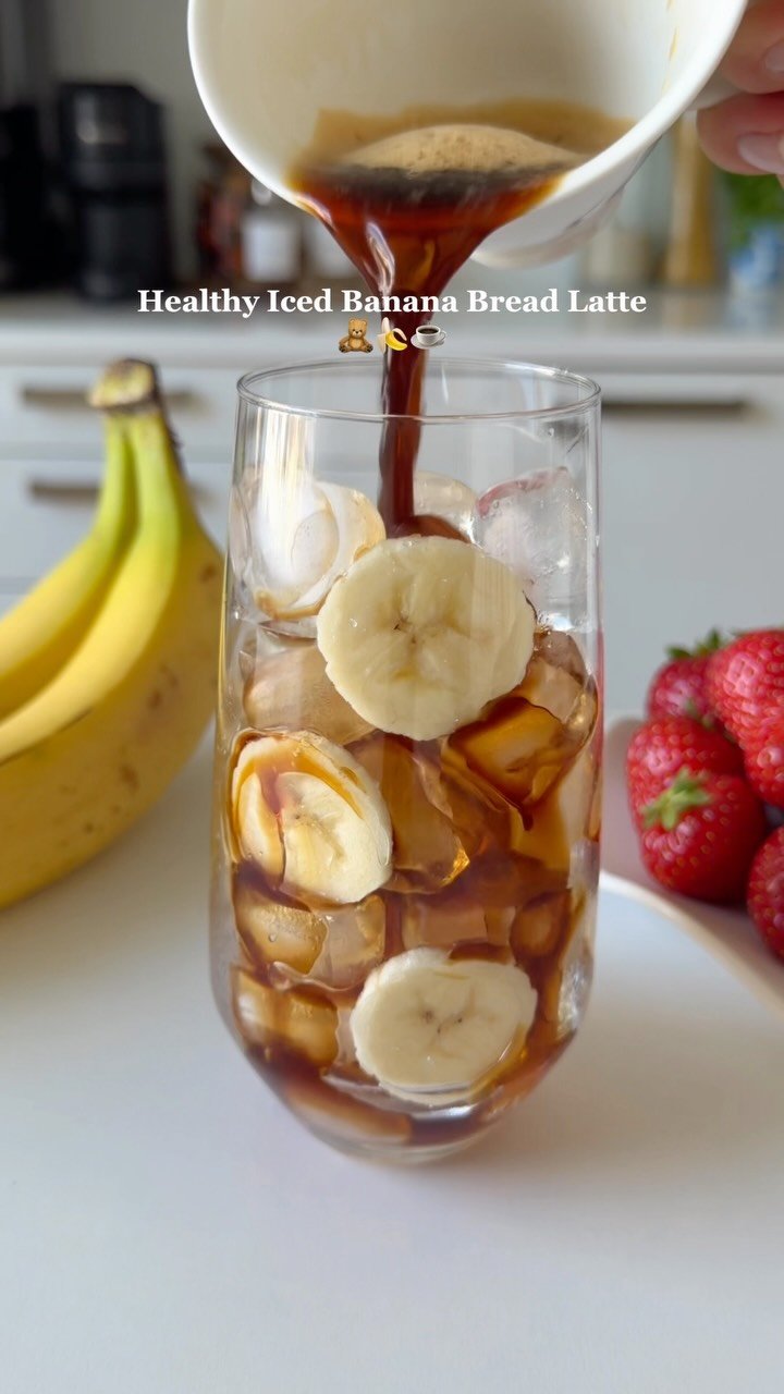 fitfoodieselma 게시물 이미지: Healthy Iced Banana Bread Latte😍 This...
