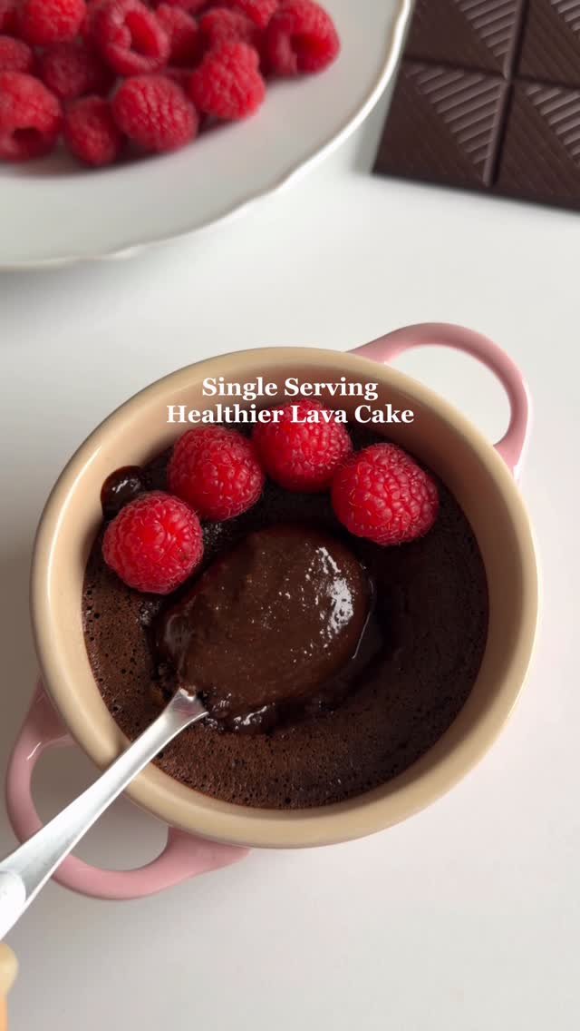 fitfoodieselma 게시물 이미지: Single Serving Healthier Lava Cake😋 This lava...