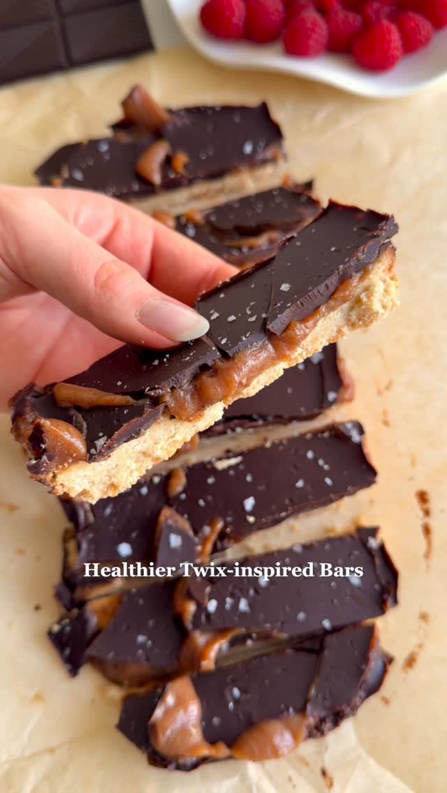 fitfoodieselma 게시물 이미지: Healthier Twix-inspired Bars😍 These bars are...