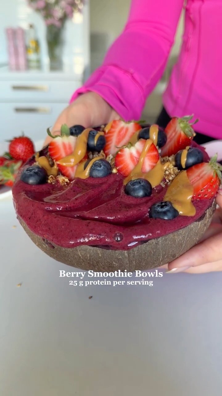 fitfoodieselma 게시물 이미지: 5-ingredient Thick Berry Smoothie🩷 This...