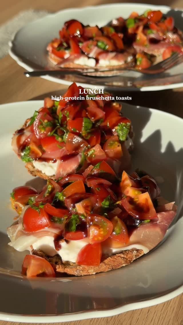 fitfoodieselma 게시물 이미지: What I eat in a day to get 100 g protein & 30...