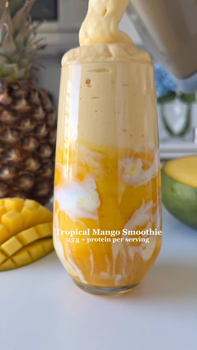 fitfoodieselma 게시물 이미지: Tropical Mango Smoothie😍 This smoothie is...
