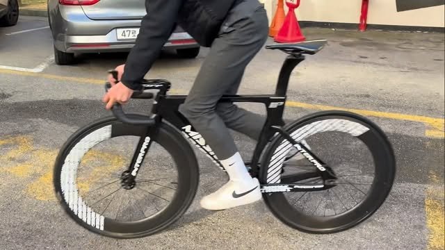 fixe_s_iuhy 게시물 이미지: 장기자랑 #픽시 #민준센빠이 #미사일 #스키딩