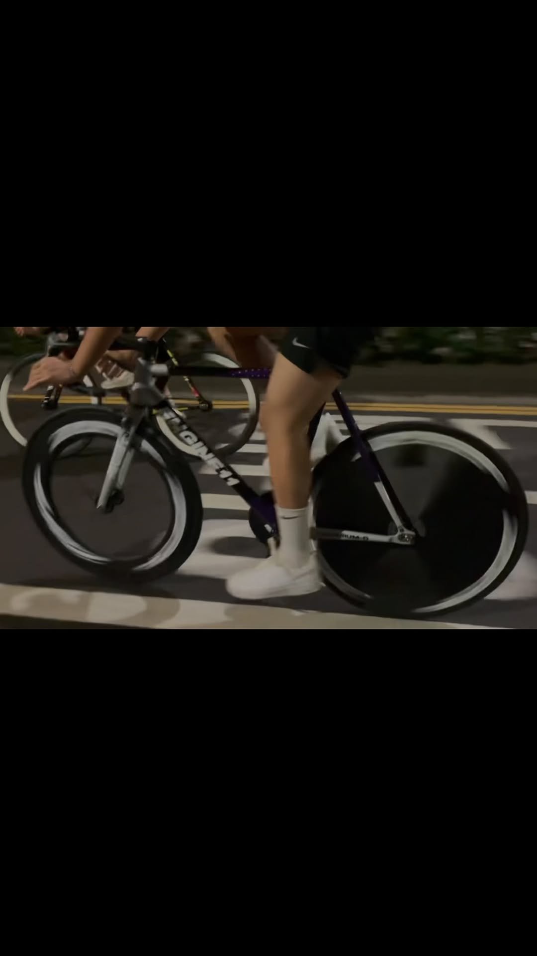 fixe_s_iuhy 게시물 이미지: 인천쫄보남 X 동탄쫄보남 #픽시 #11 #쌍둥이잔차 #에그플랜트