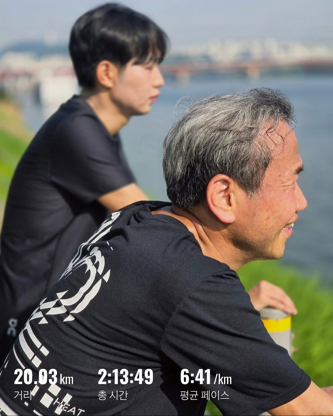 fleetrunner 게시물 이미지: -
일요일 가족 20K LSD

올림픽공원에서 성수대교까지
아무 생각없이 팔다리...