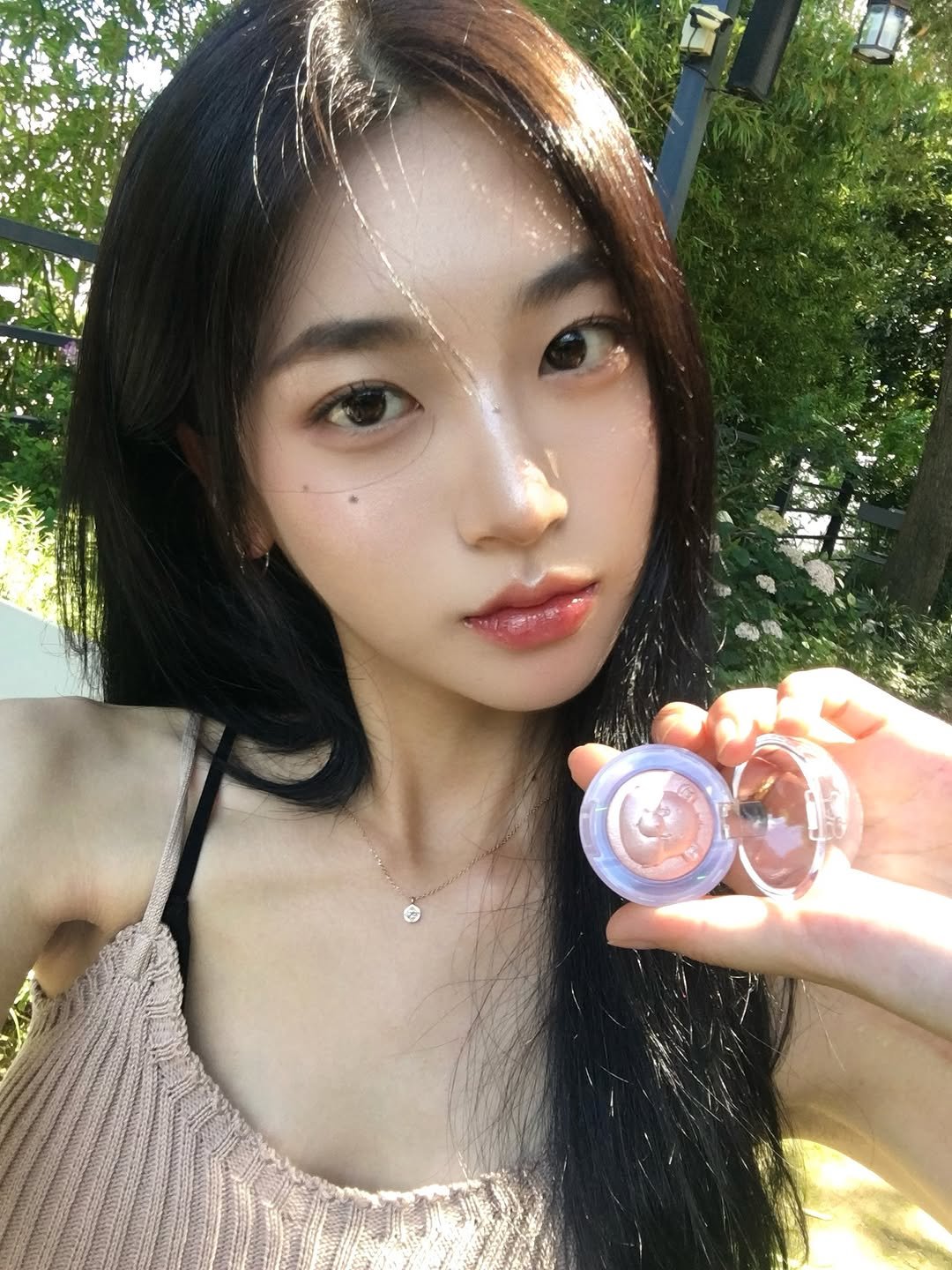 Photo shared by 최 지 안 on July 01, 2025 tagging @tag_official_kr. May be an image of 1 person, lipstick, makeup, ointment and text.