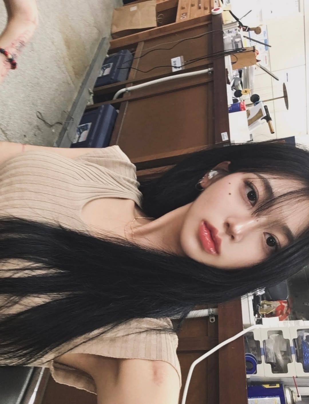 Photo by 최 지 안 on October 09, 2025. May be a selfie of one or more people, hair and text.