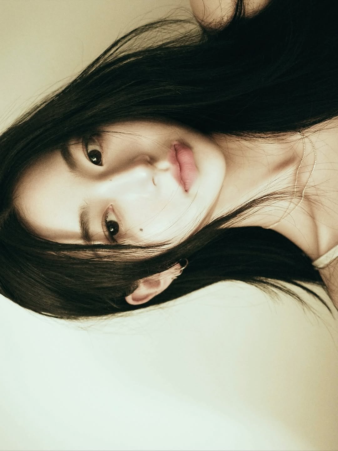 Photo by 최 지 안 on October 26, 2025. May be a selfie of one or more people, hair and text.