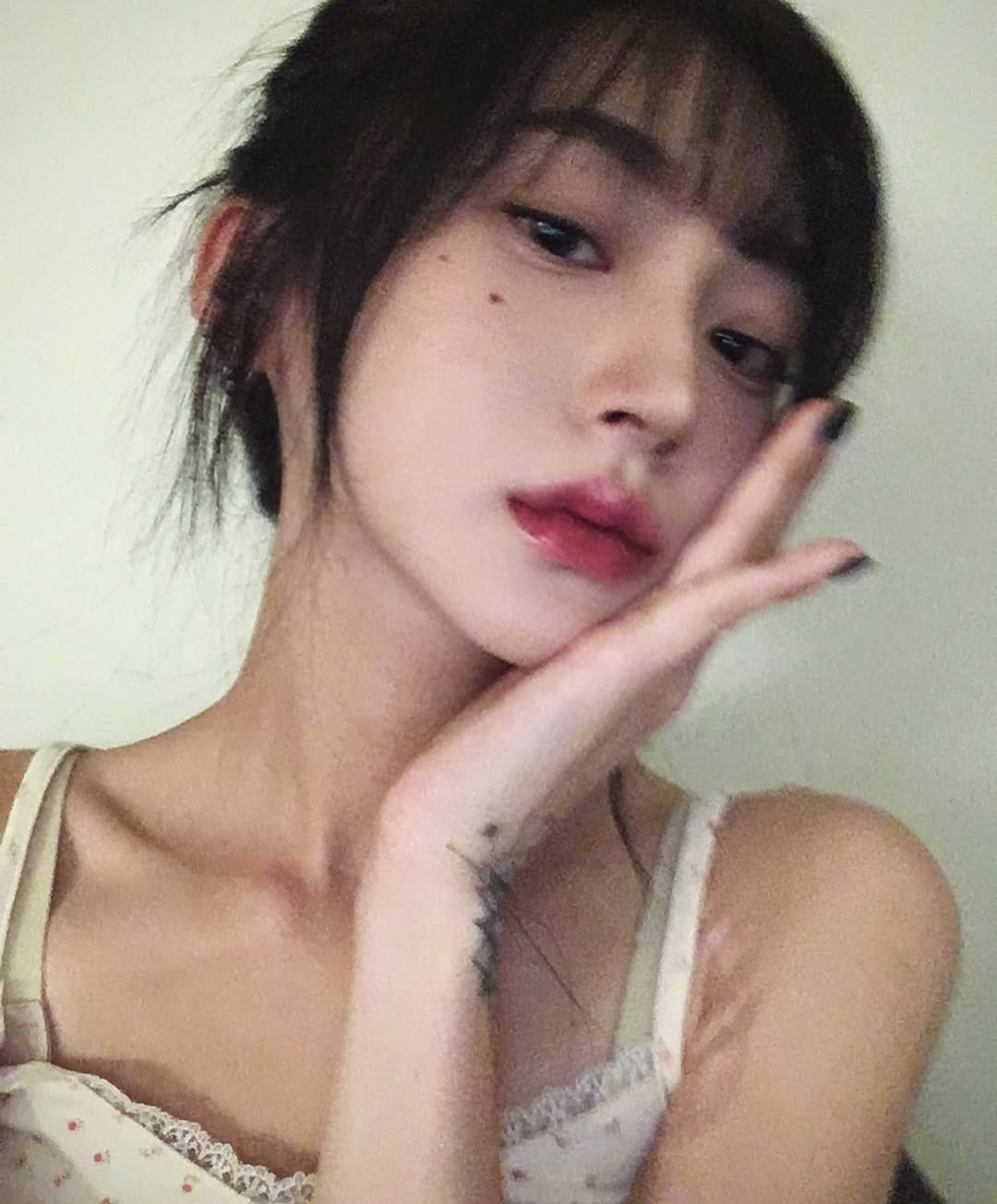 Photo by 최 지 안 in 경상북도 경산시 하양읍. May be an image of one or more people, bangs and text.