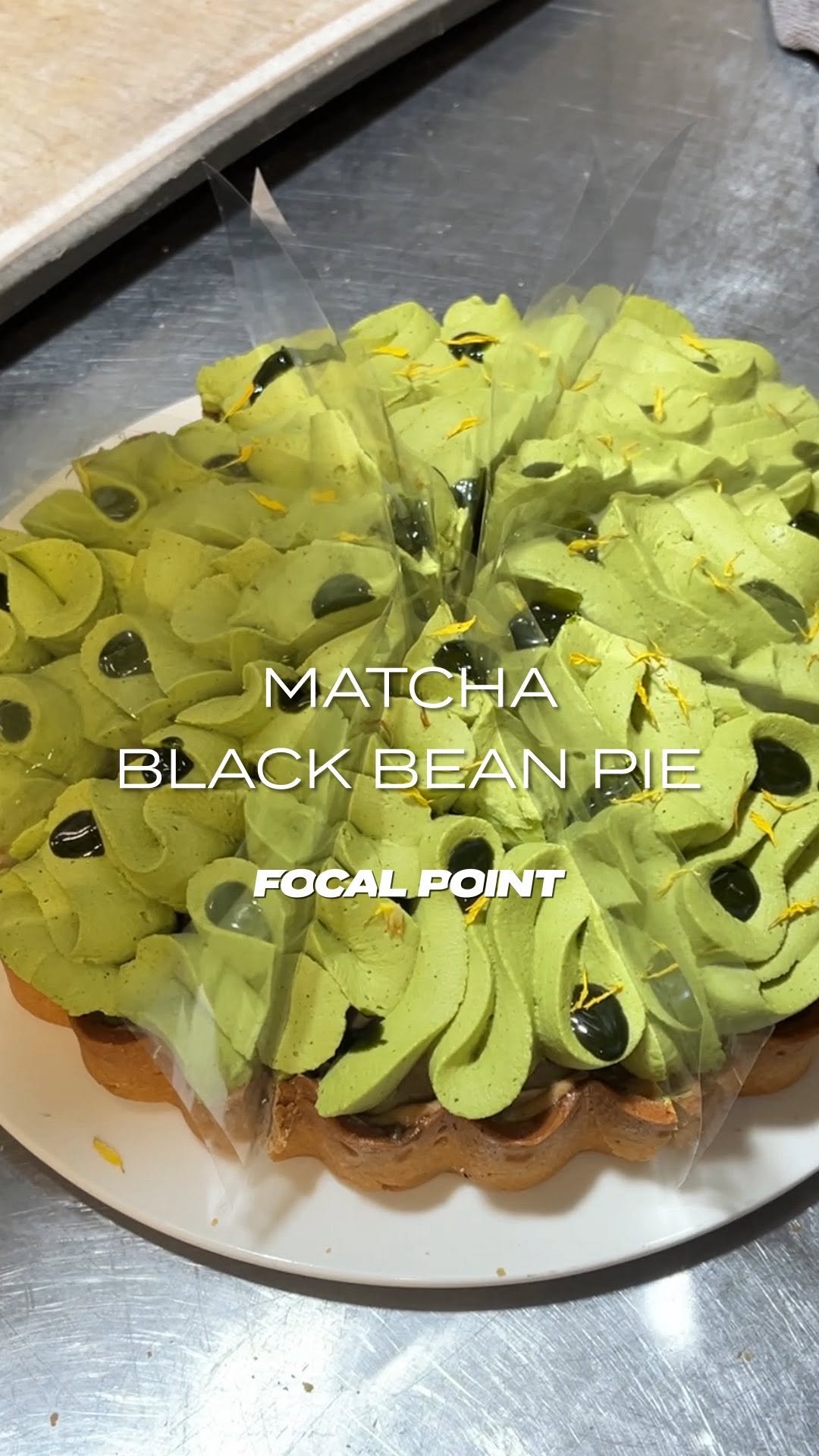 focal.point.official 게시물 이미지: ⠀
💚MATCHA BLACK BEAN PIE💚
⠀
뉴욕 프리미엄 디자이너 티 브랜드...