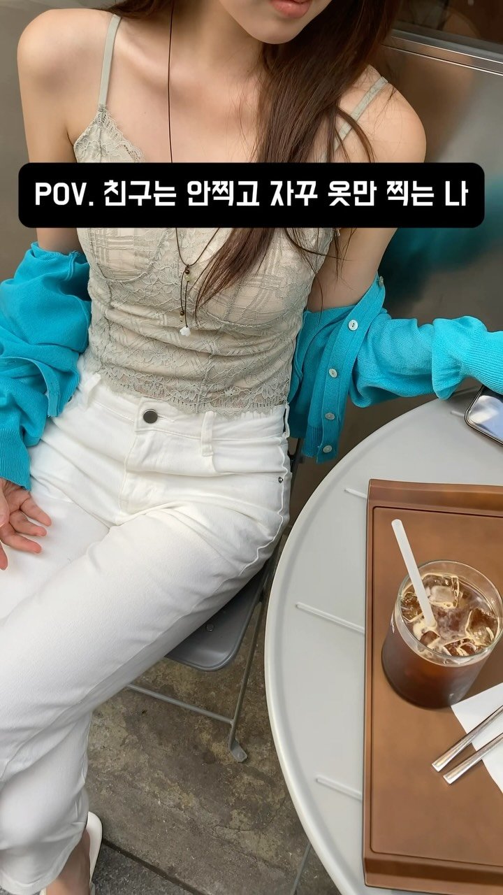 fomingmuse 게시물 이미지: 요즘 자꾸 눈에 들어오는 요 컬러🩵
업로드 되자마자 들고 왔어요,, ღ 

팔로우...