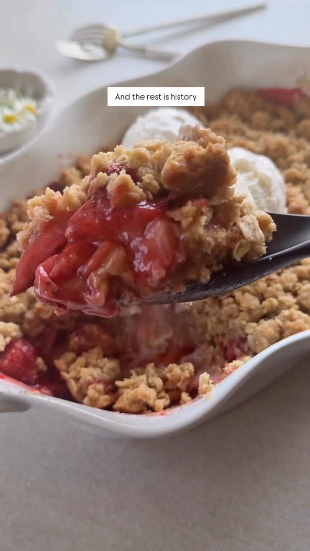 fooddolls 게시물 이미지: @fooddolls 🍓This Strawberry Crisp with Oat...