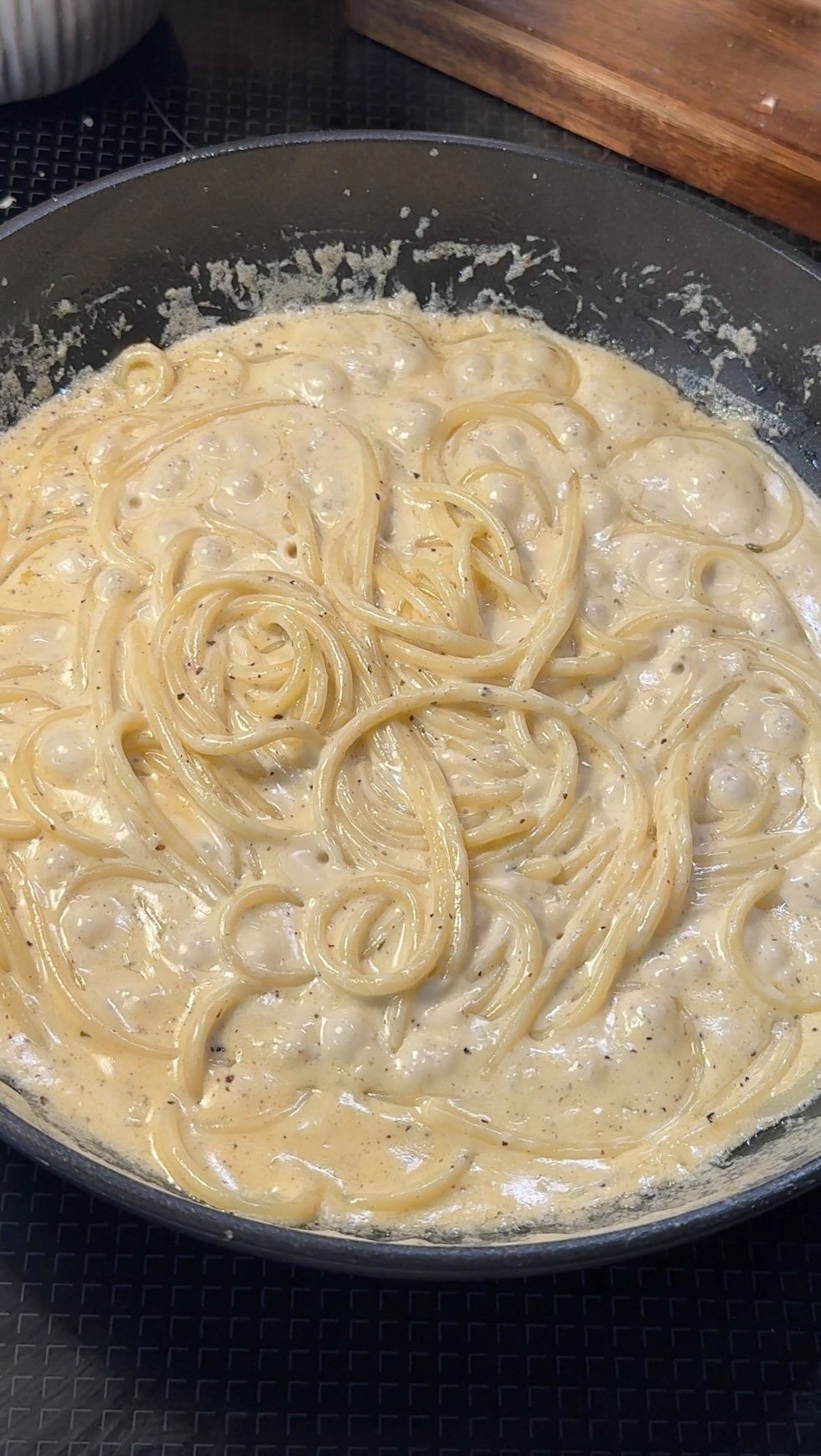 foodie.randy 게시물 이미지: EASY MEALS FOR 2, EP 17 
Garlic Spaghetti...