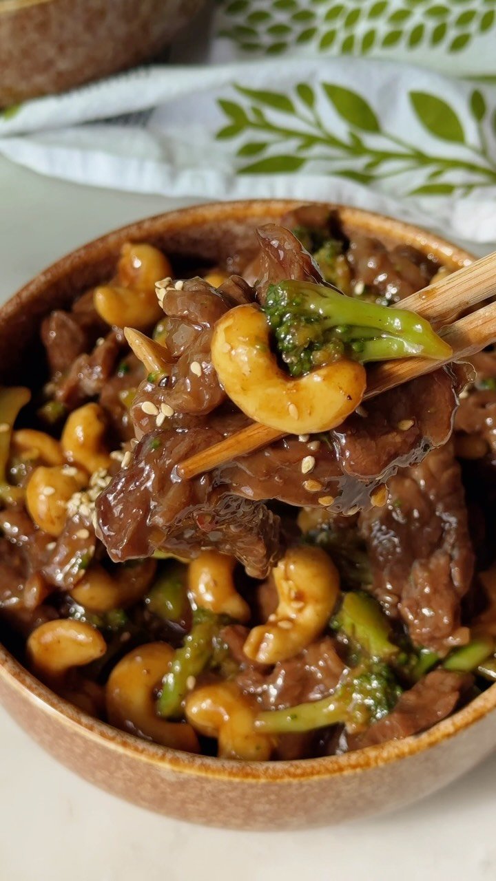 foodiefromvt 게시물 이미지: 15 MIN BEEF & BROCCOLI✨ I swear this is better...
