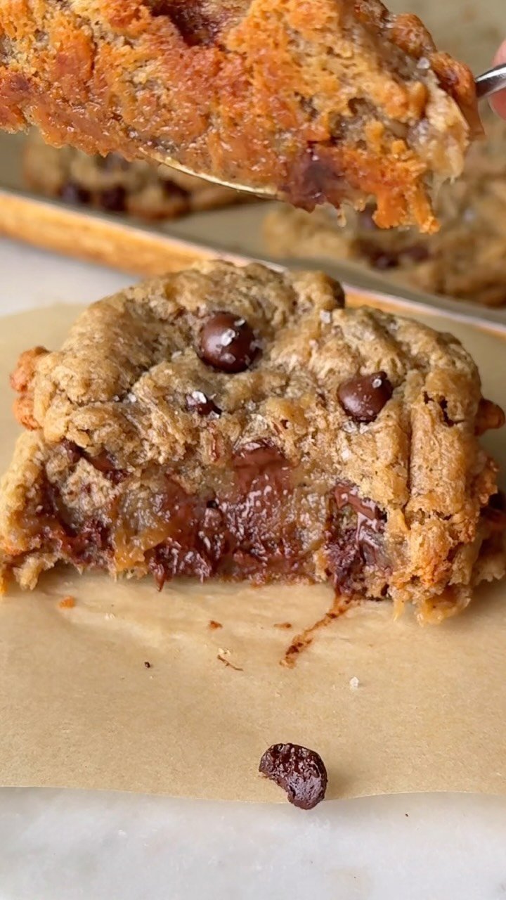 foodiefromvt 게시물 이미지: MY VIRAL 3 INGREDIENT CHOCOLATE CHIP PROTEIN...