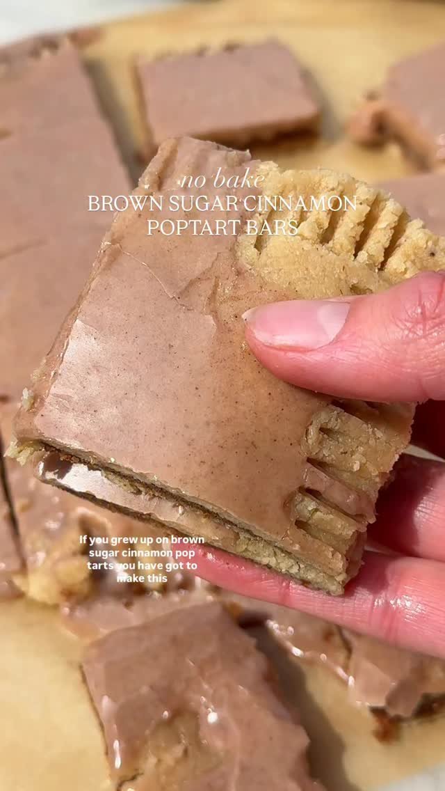 foodiefromvt 게시물 이미지: NO BAKE BROWN SUGAR CINNAMON POPTART BARS✨This...
