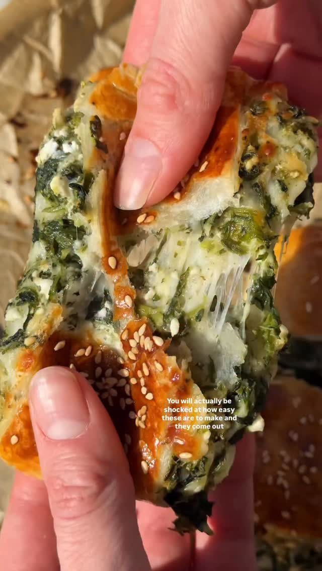 foodiefromvt 게시물 이미지: Spinach Feta Puff Pastries✨ An incredibly easy...