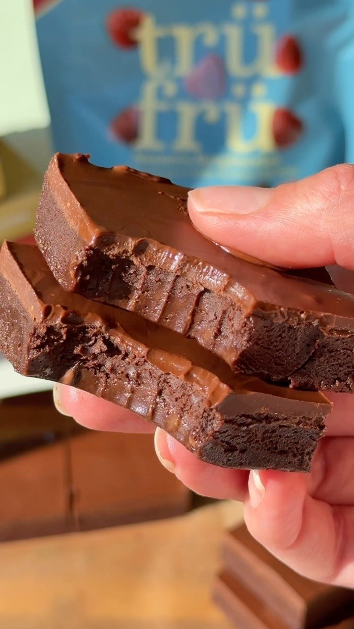 foodiefromvt 게시물 이미지: No Bake Fudge Brownies✨ These rich, fudgy...