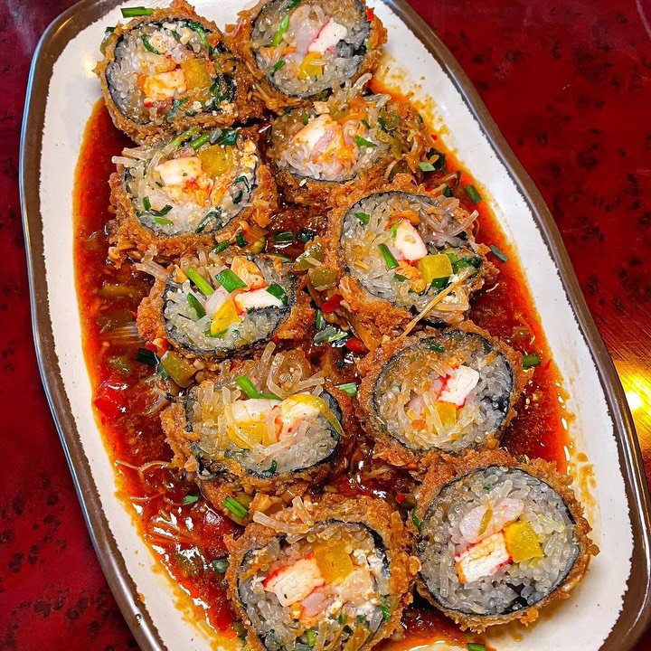 foodorphin_ 게시물 이미지: 이름은 칼국수집인데 점심엔 칼국수를 파시고 저녁엔 술집 <한강로칼국수> 여기...