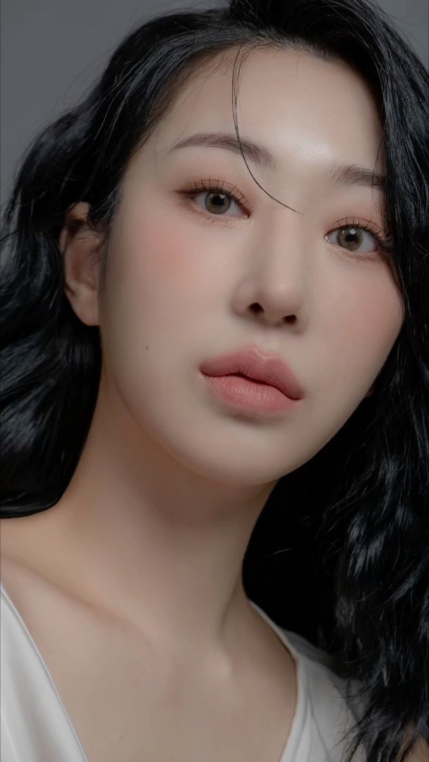 forestbb 게시물 이미지: 어릴땐 헤어메이크업의 미세한차이에도
이미지가 너무 많이 달라져서
싫었는데(엉엉...