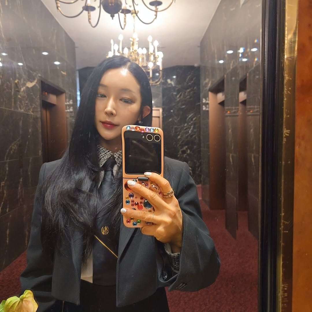 forever7643 게시물 이미지: -
밤이나 낮이나 그치지 않으니 흐르는 것은 이와 같아. 

 #밤 #낮 #흐름
#AFEXKOREA