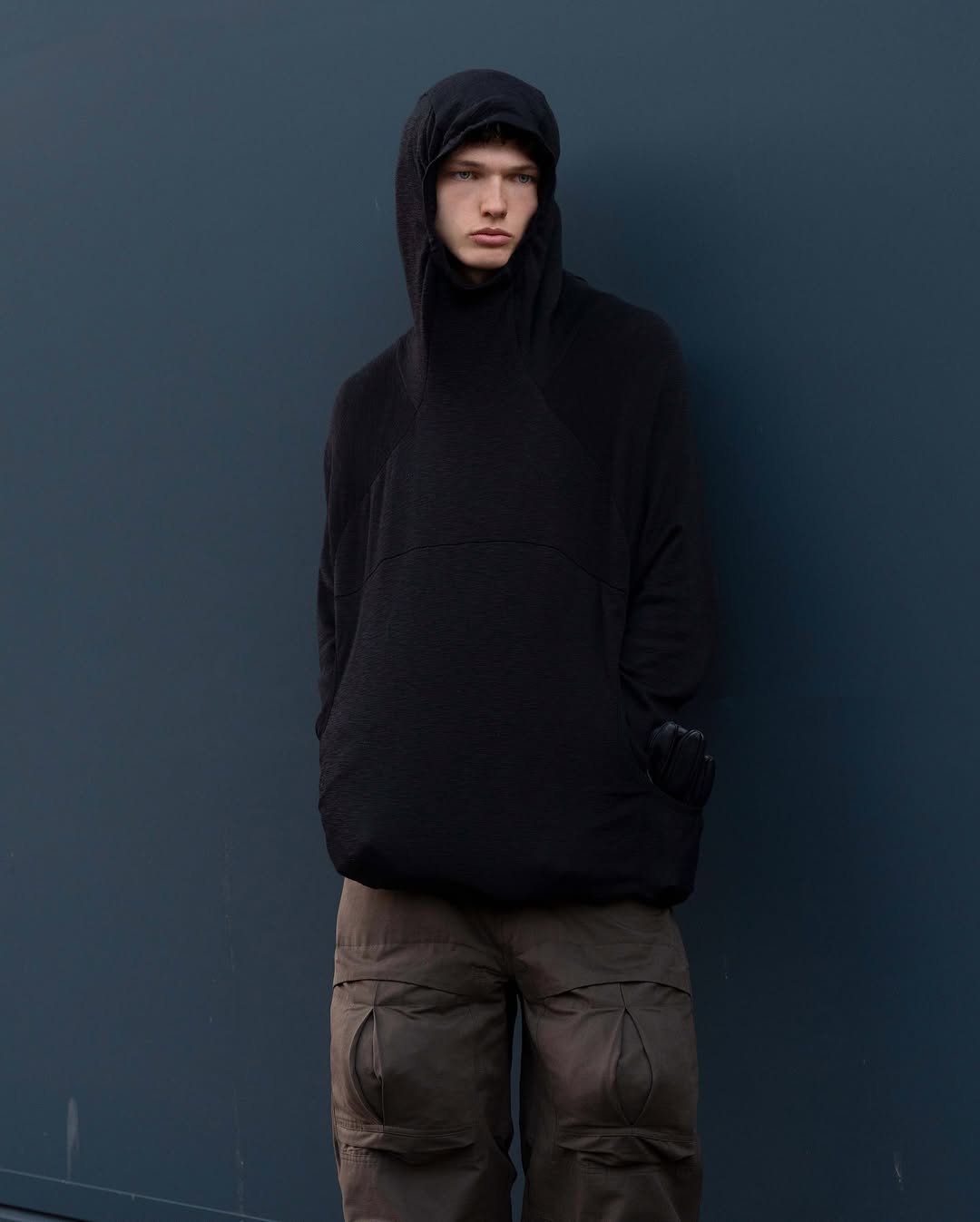 Photo by FÖRMLICH (폼리쉬) on November 13, 2025. May be an image of duffle coat, goosedown coat, fleece, turtleneck, parka, sportswear and text.