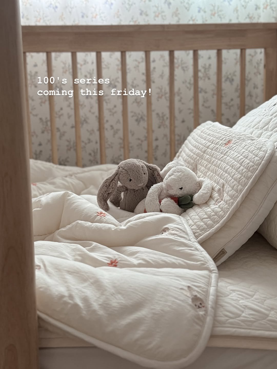 Photo by 포몽드 · 아기쿨매트 맛집 on October 13, 2025. May be an image of bedroom and text that says '100's 100'sseries 100 S series coming comingthisfriday! this friday!'.