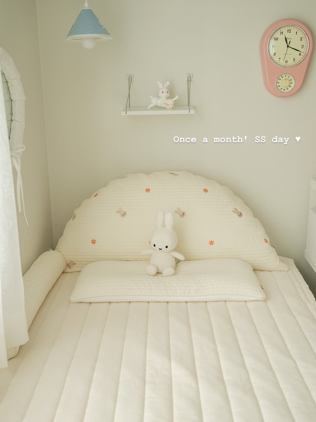 Photo by 포몽드 · 아기쿨매트 맛집 on November 10, 2025. May be an image of ‎bedroom and ‎text that says '‎1 10 in 0 I 0 - 2 8 S 3 : .- E 中 5. .• ي ต๋ Once Oncemonth!day a month! SS day‎'‎‎.