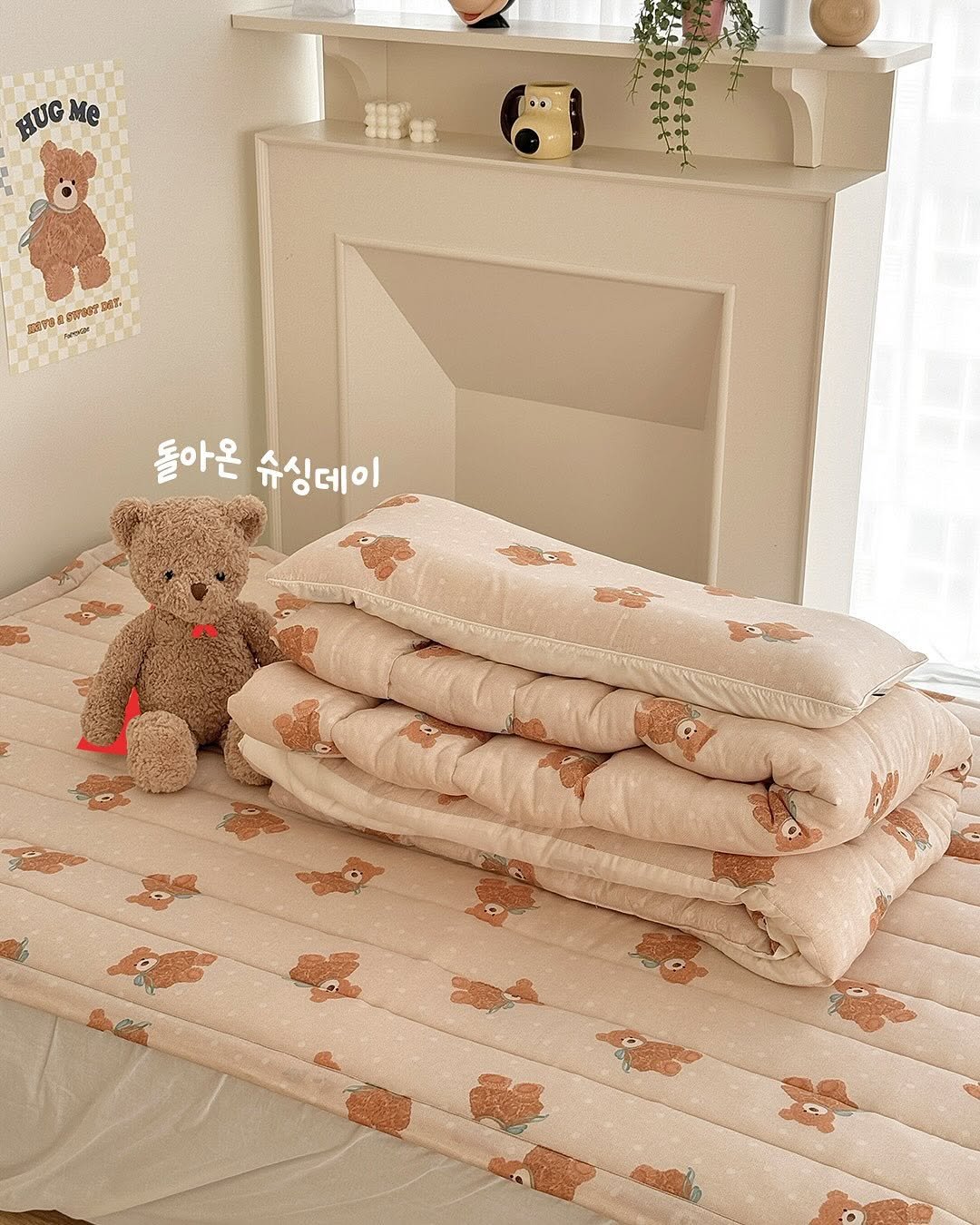Photo by 포몽드 · 아기쿨매트 맛집 on August 20, 2025. May be an image of mattress, baby bed, blanket, bedroom and text.