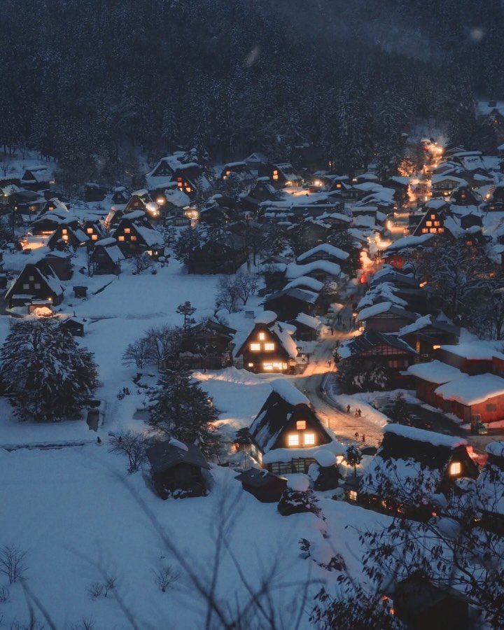 foto_ycy 게시물 이미지: 산타가 살 것 같은 크리스마스 마을🌨️

📍시라카와고

일본 겨울 여행을 준비중이신...