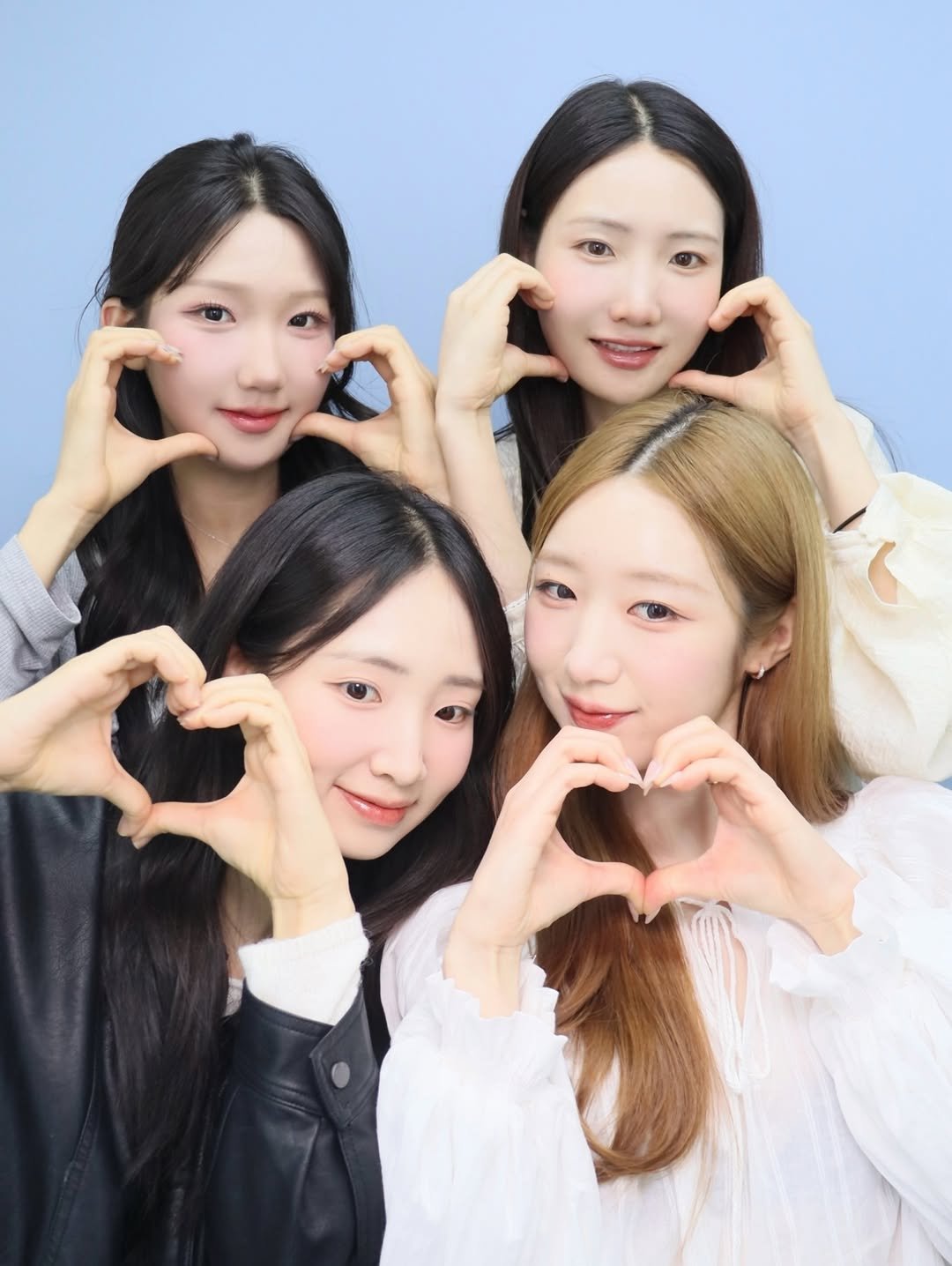 foursisters_moment 게시물 이미지: 구독자 50만명이라니ㅠㅠ너무 감사합니다아🥹🥹🩷🩷 여러분 앞으로 더 자주 보아요 우리🫶🏻🫶🏻