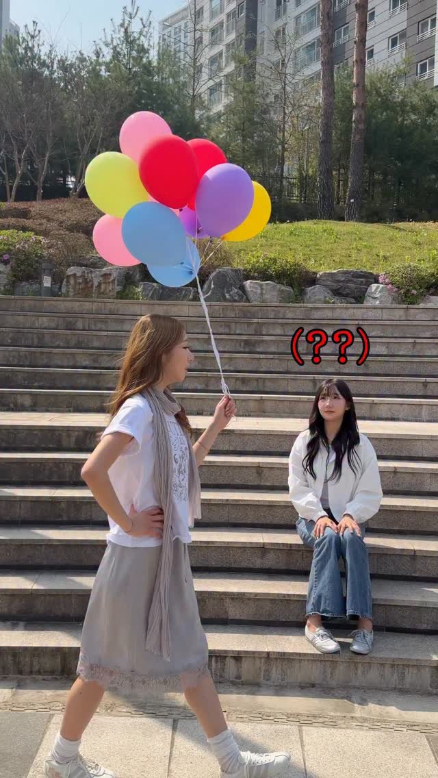 foursisters_moment 게시물 이미지: 길가다가 마법 부리고 반응보기ㅋㅋㅋㅋㅋㅋ