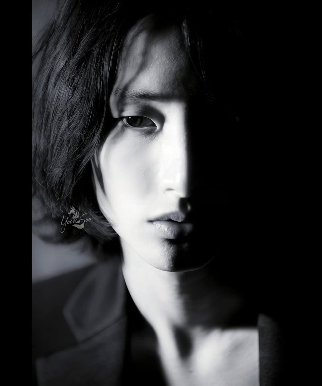 Photo shared by Lee Soo Hyuk Australia (fanpage) on March 24, 2026 tagging @leesoohyuk, and @sarament_official. May be a black-and-white image of one or more people, bangs, bolo tie and text.