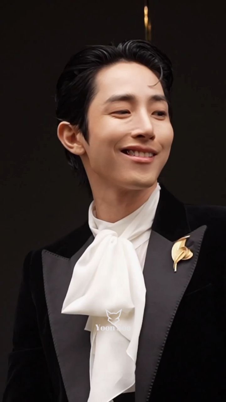 fox.yoon.soo 게시물 이미지: Wonderful man, he is always so kind to his...