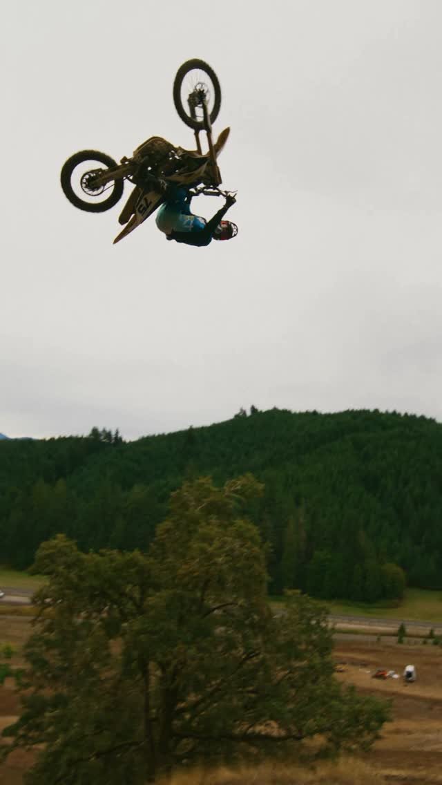 foxmoto 게시물 이미지: Logged out. @joshill75 
📺 Watch now on...