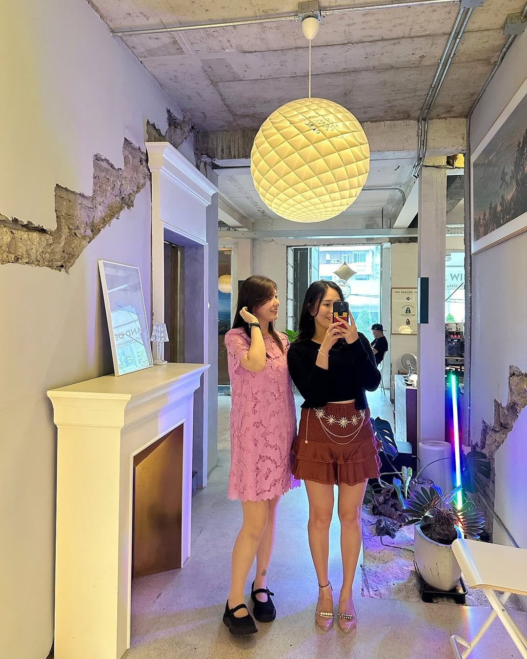 Photo shared by 슬기 | 골프, 패션, 뷰티, 여행, 육아ෆ on August 03, 2025 tagging @bon_voyazi. May be an image of 3 people, miniskirt and text.