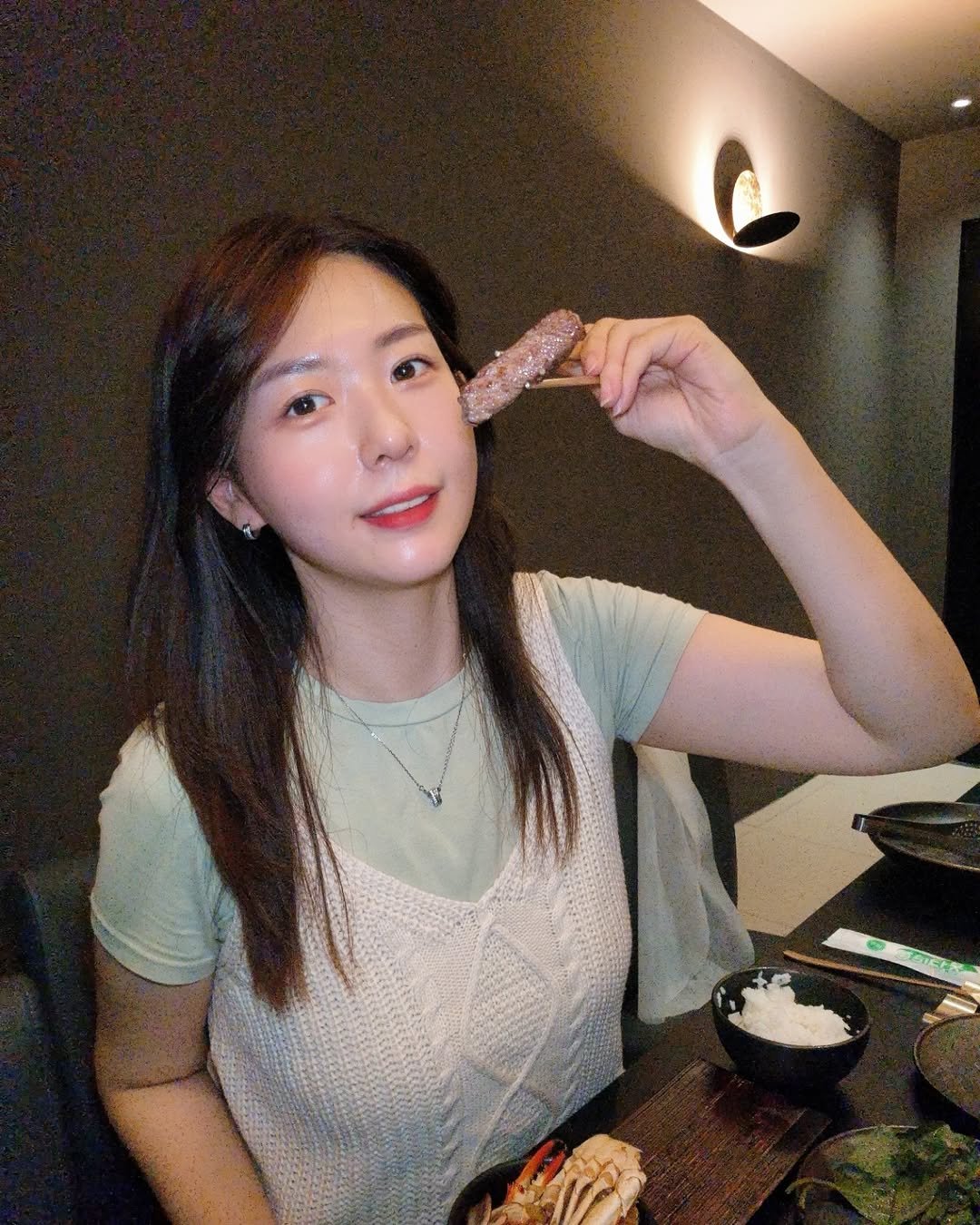 Photo shared by 슬기 | 골프, 패션, 뷰티, 여행, 육아ෆ on August 06, 2025 tagging @umiuni_apgujeong. May be an image of 1 person, hot pot, skewer, sausage and text.